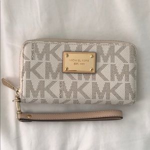 Michael Kors Wristlet